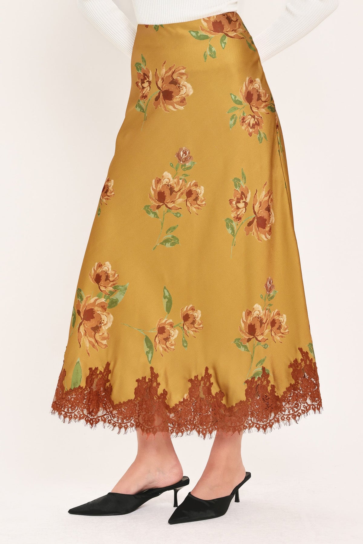 FALDA MIDI CON ESTAMPADO DE CAMELLO Y DOBLADILLO DE ENCAJE CON ENCANTO CAMPESTRE