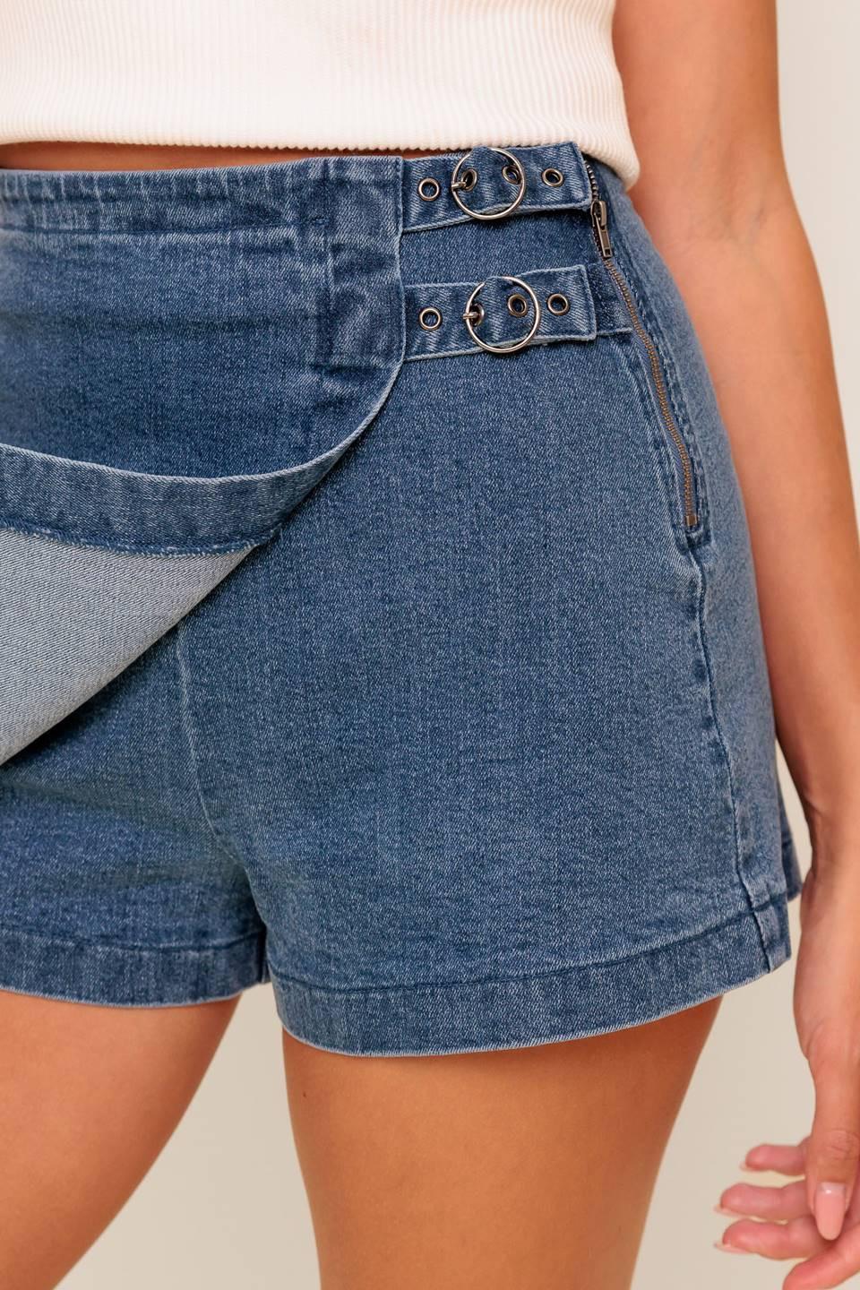 WILD BLUE MORNINGS DENIM SKORT