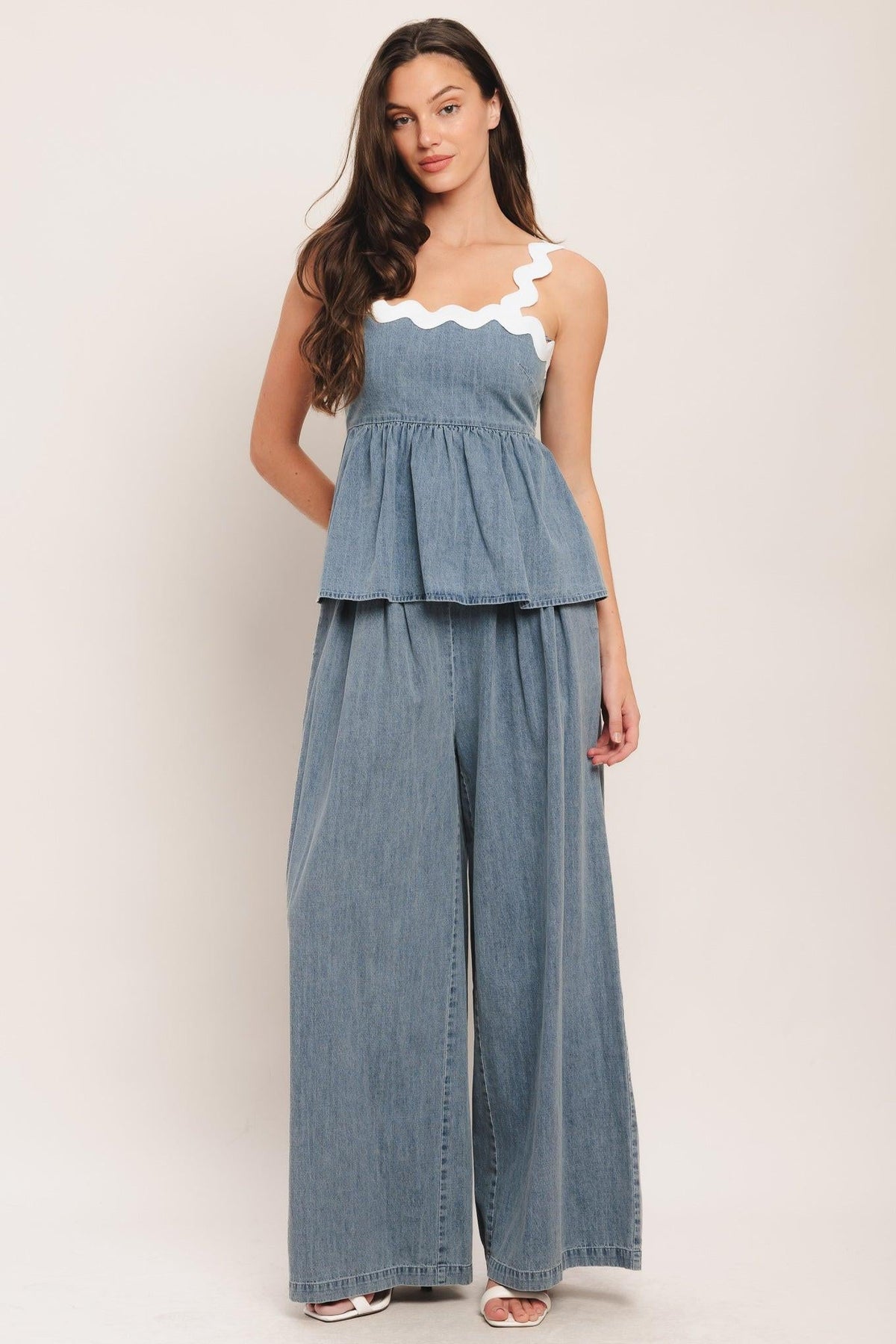 PANTALONES DE DENIM LIGERO CON CAÍDA RELAJADA