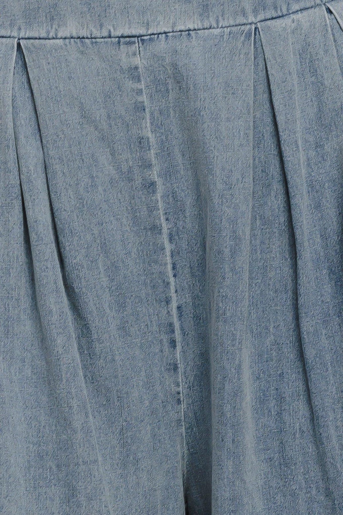 PANTALONES DE DENIM LIGERO CON CAÍDA RELAJADA