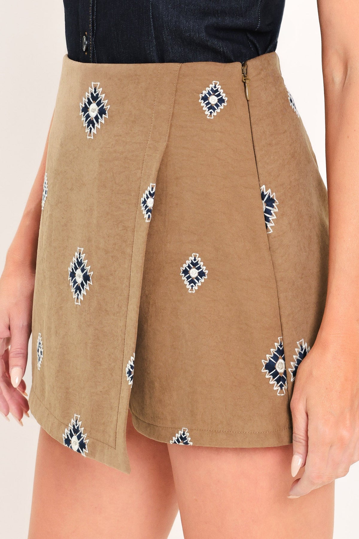 FALDA PANTALÓN DE ANTE SINTÉTICO CANYON MOTIF FLIRT