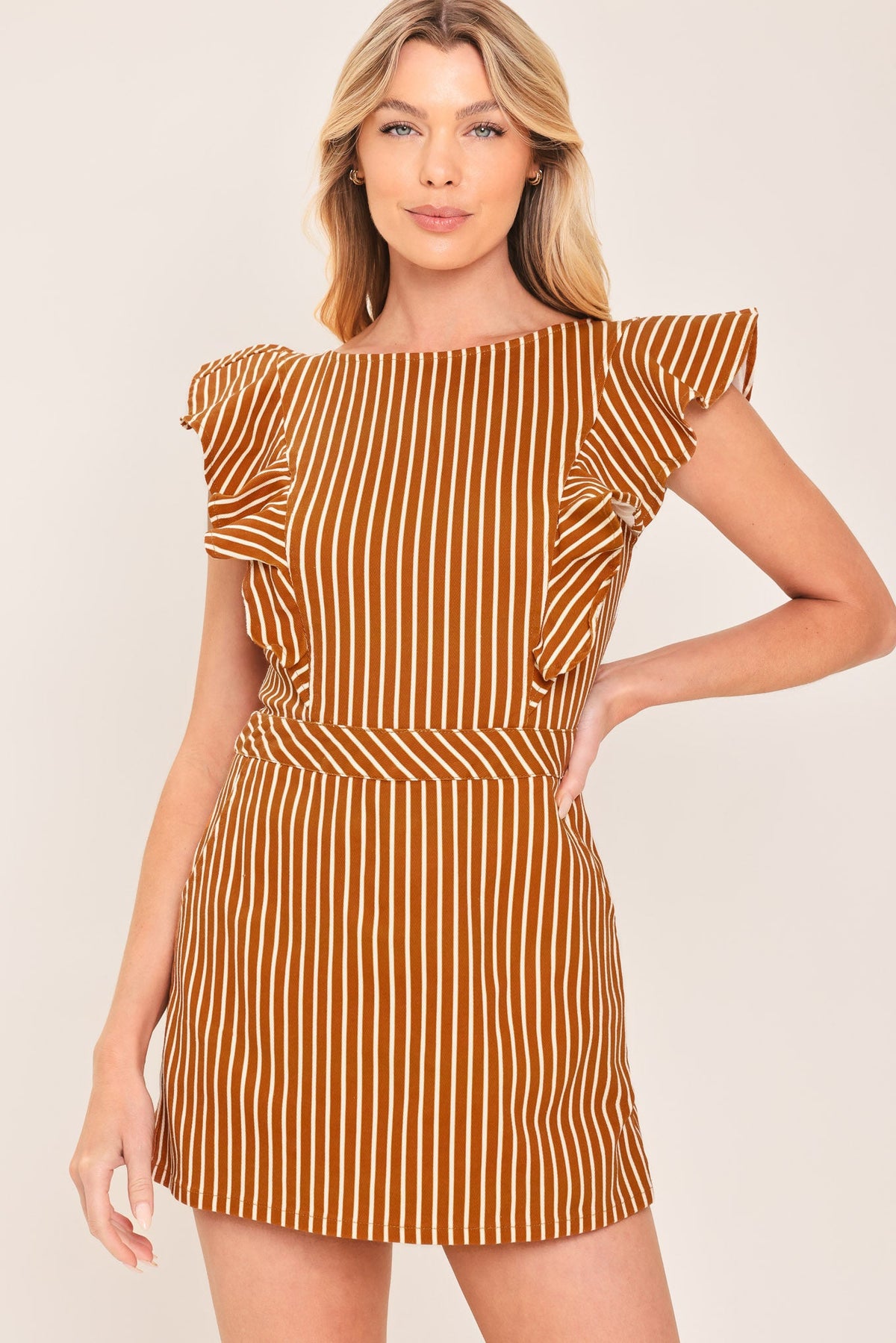 ROMPER TIPO SKORT TEJIDO A RAYAS COLOR CANELA