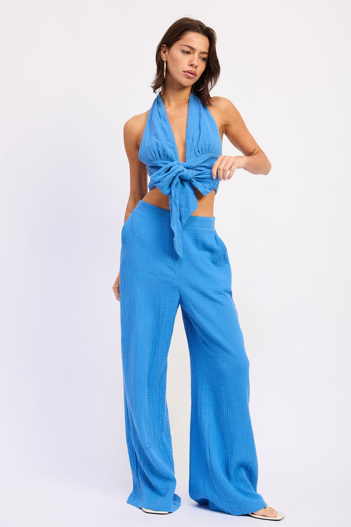 Top Jadae con cuello halter