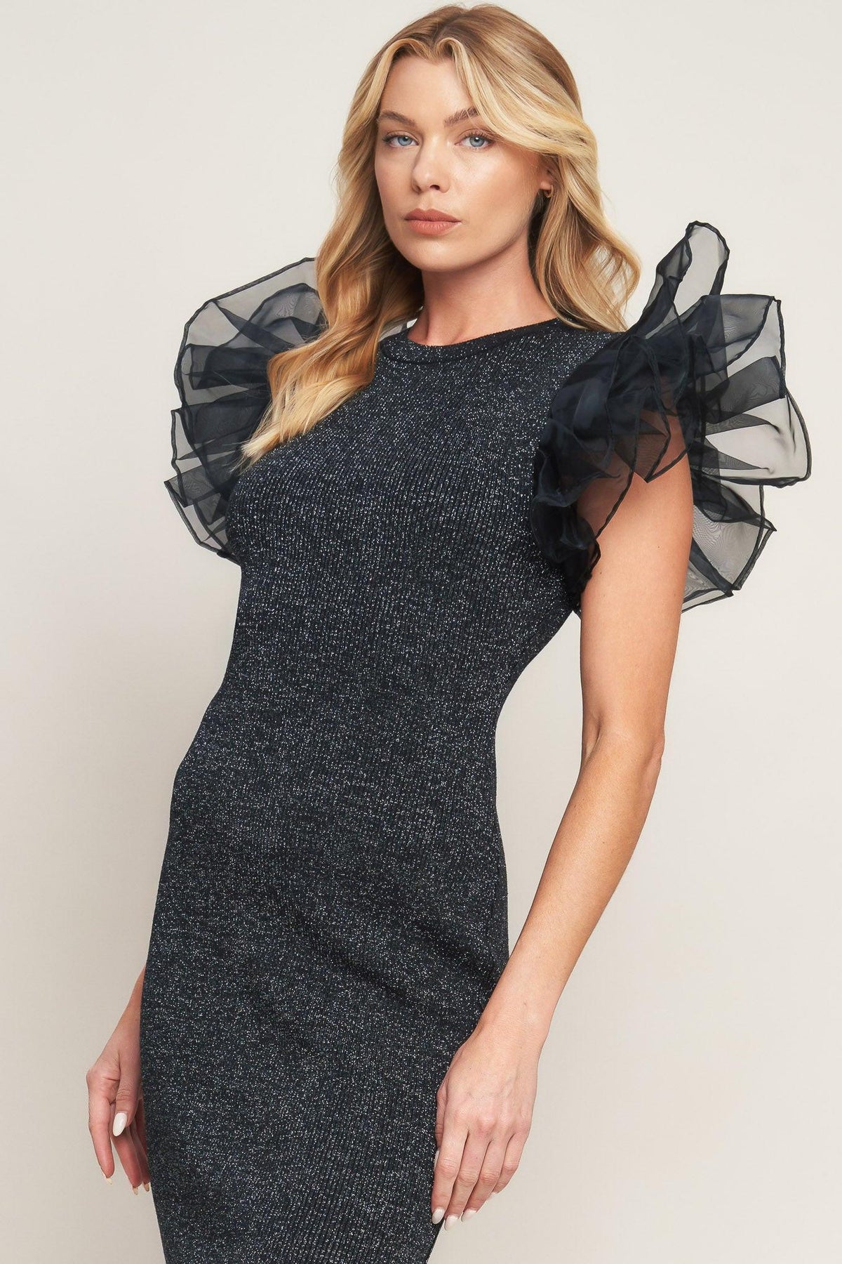 VESTIDO MIDI VOLUMINOSO DE METALIZADO POTENTE