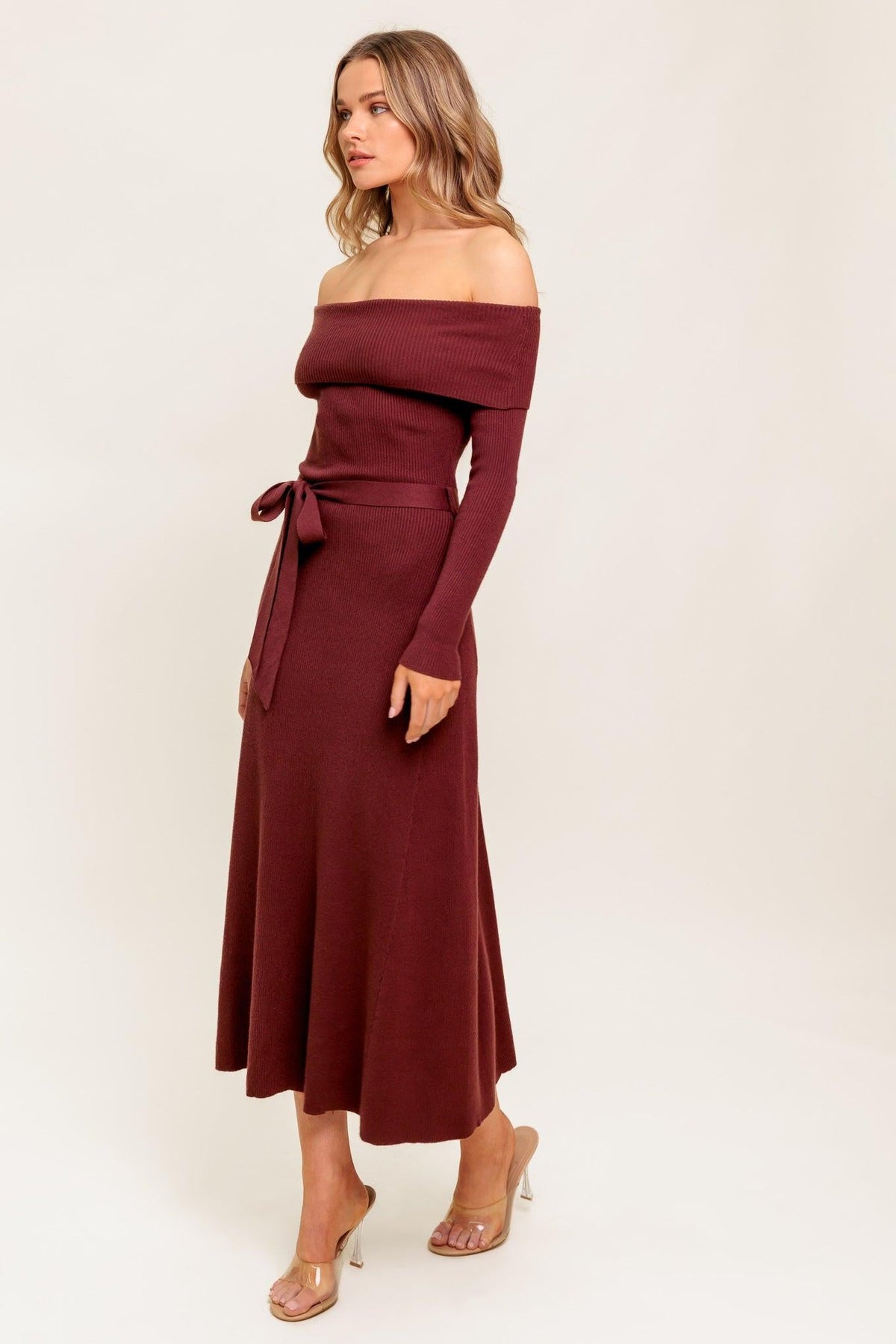 TODO UN VESTIDO MIDI DE PUNTO FANTASÍA