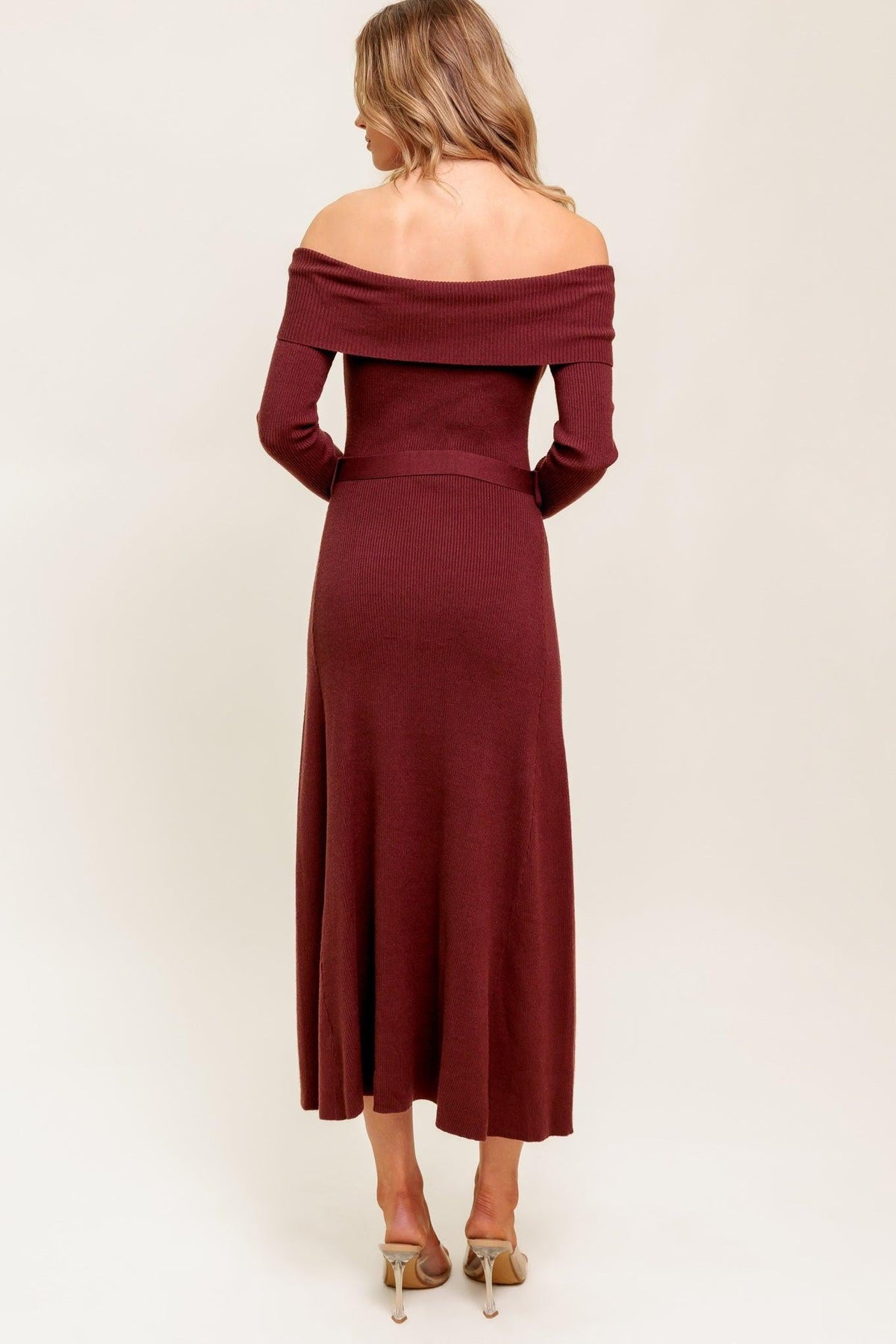 TODO UN VESTIDO MIDI DE PUNTO FANTASÍA
