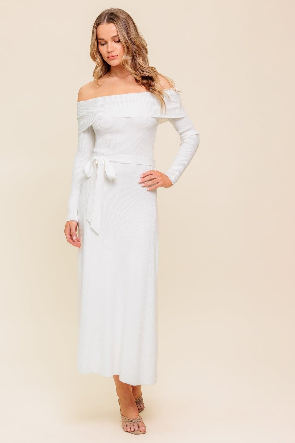 TODO UN VESTIDO MIDI DE PUNTO FANTASÍA