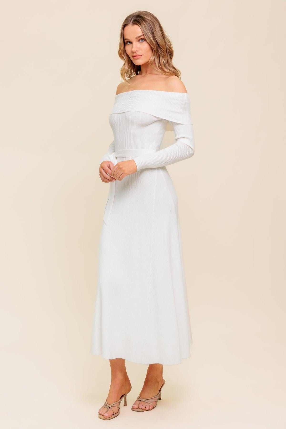 TODO UN VESTIDO MIDI DE PUNTO FANTASÍA