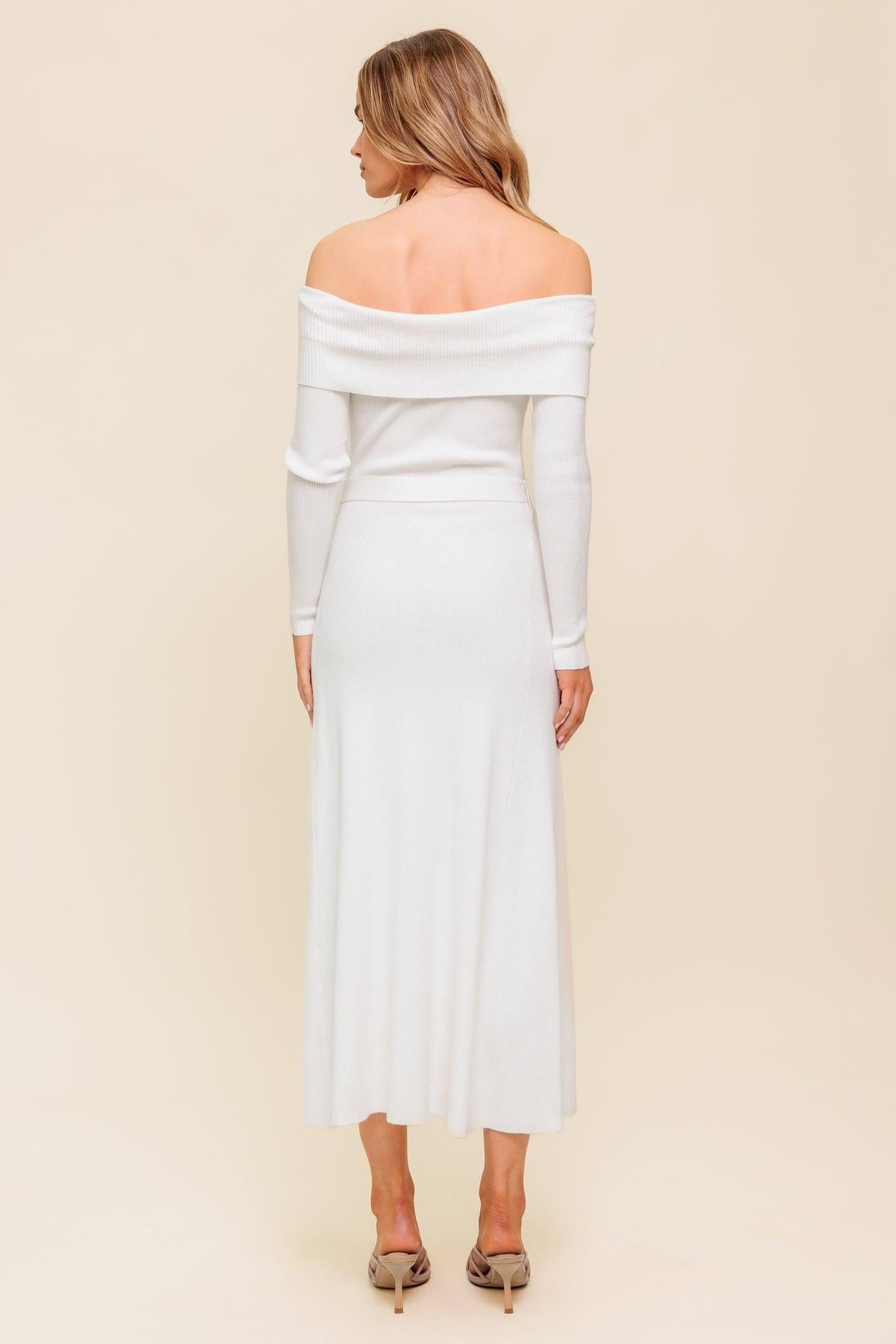 TODO UN VESTIDO MIDI DE PUNTO FANTASÍA