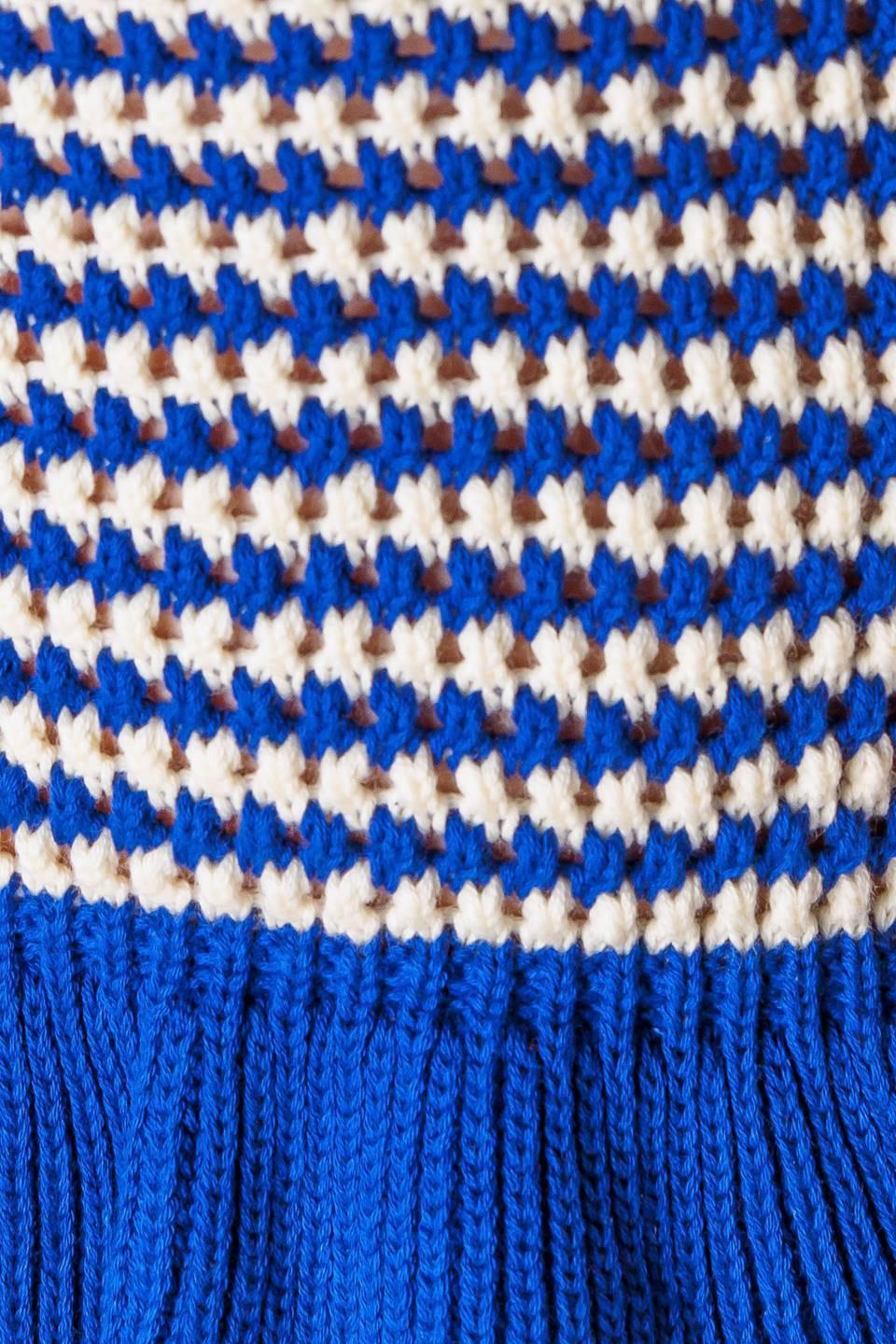 TOP DE PUNTO CON SUÉTER AZUL OUT WEST