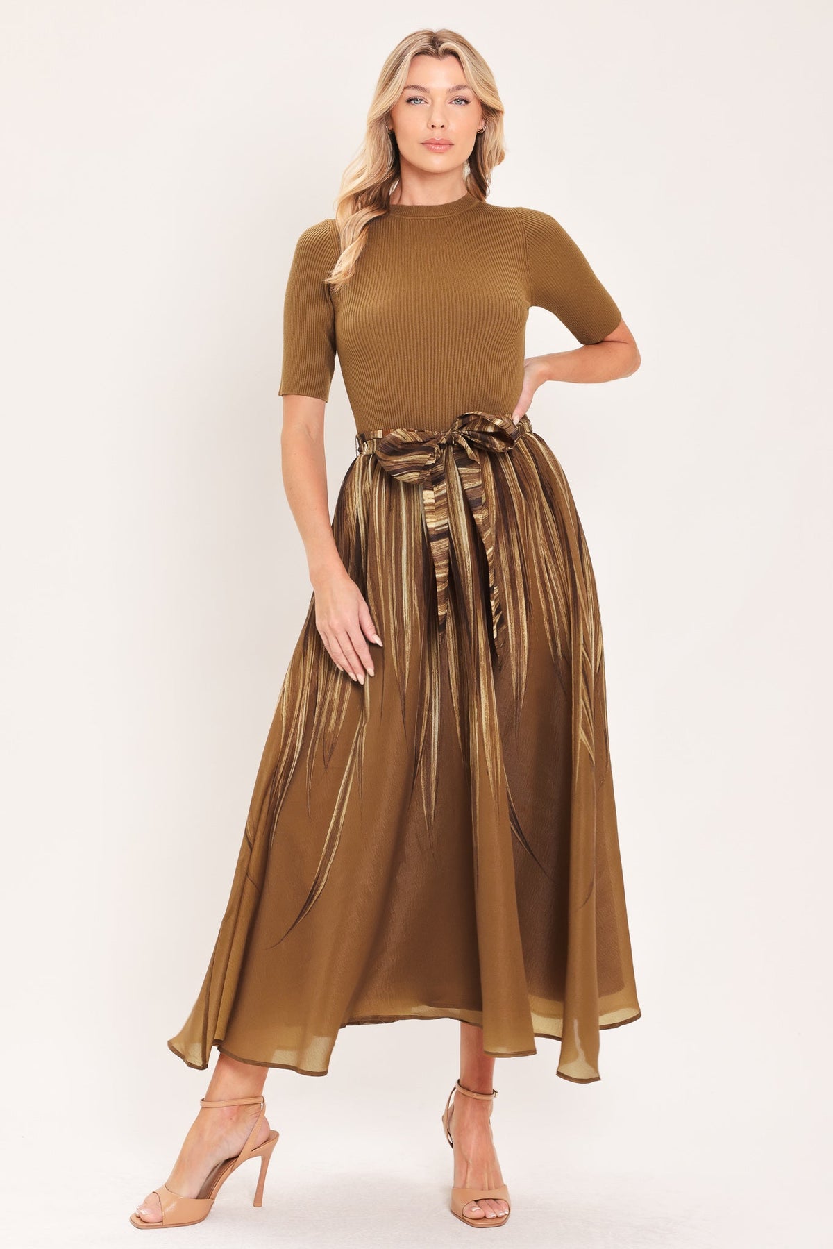 VESTIDO MIDI ROMANCE GOLDEN QUILL