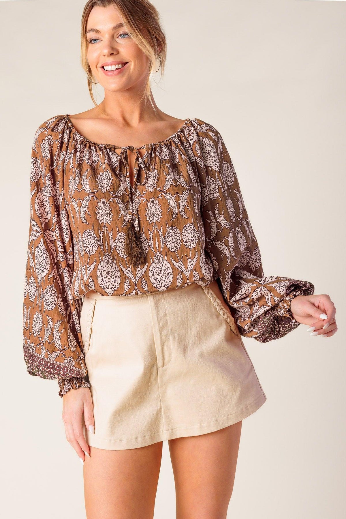 BE ALRIGHT WOVEN TOP