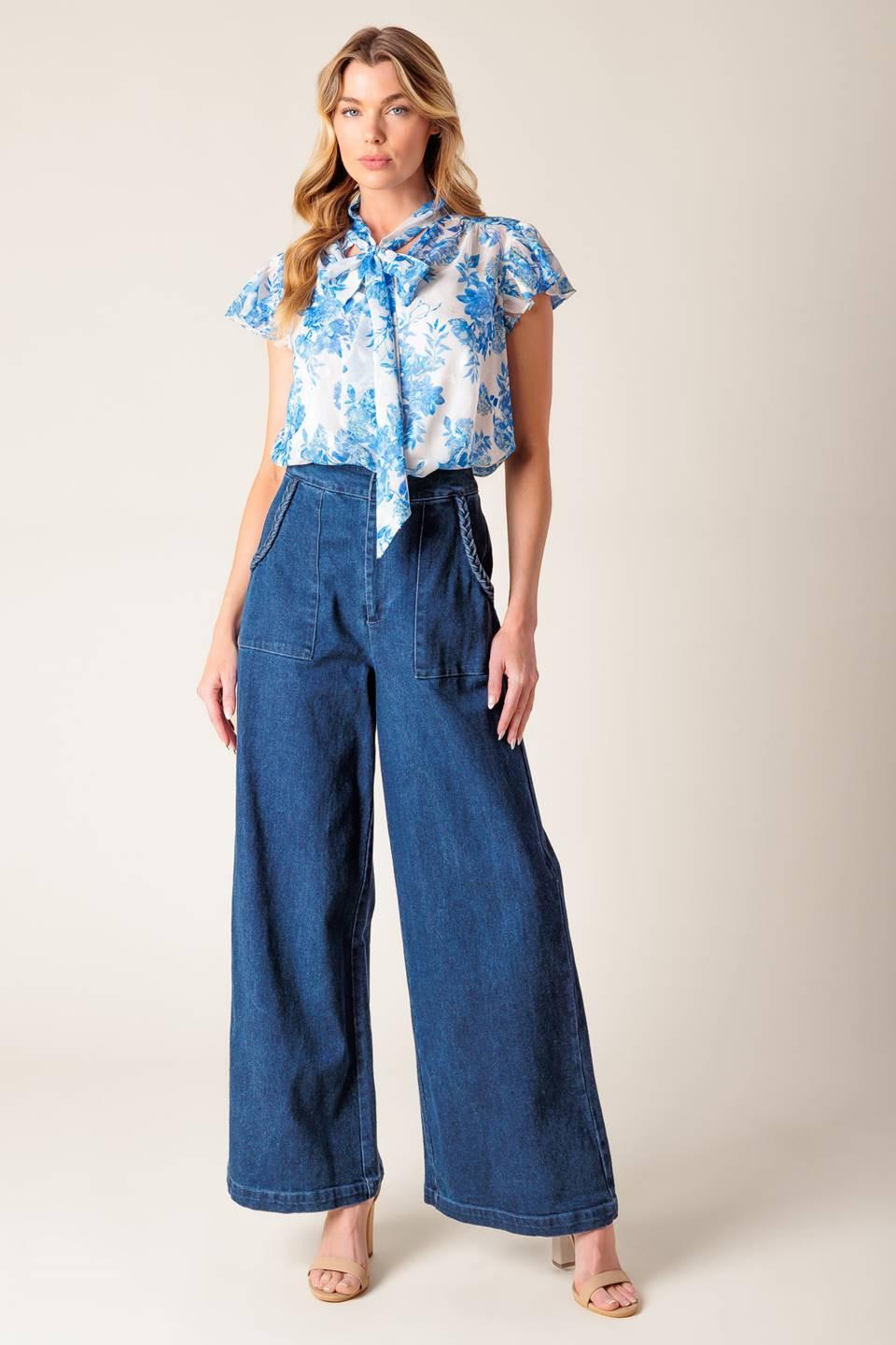 BEAUTY ICON WOVEN TOP