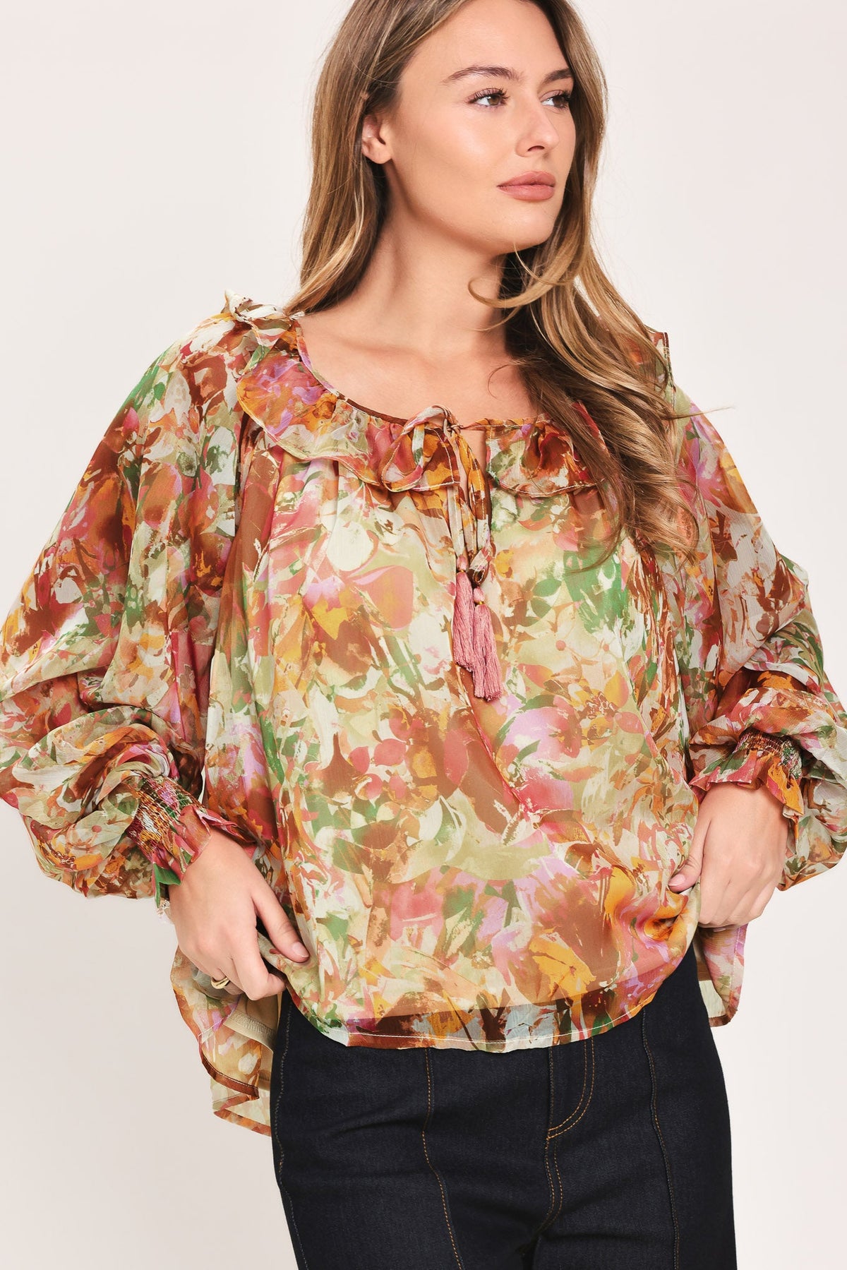 TOP TEJIDO SUAVE CON ESTAMPADO FLORAL COLOR ÓXIDO