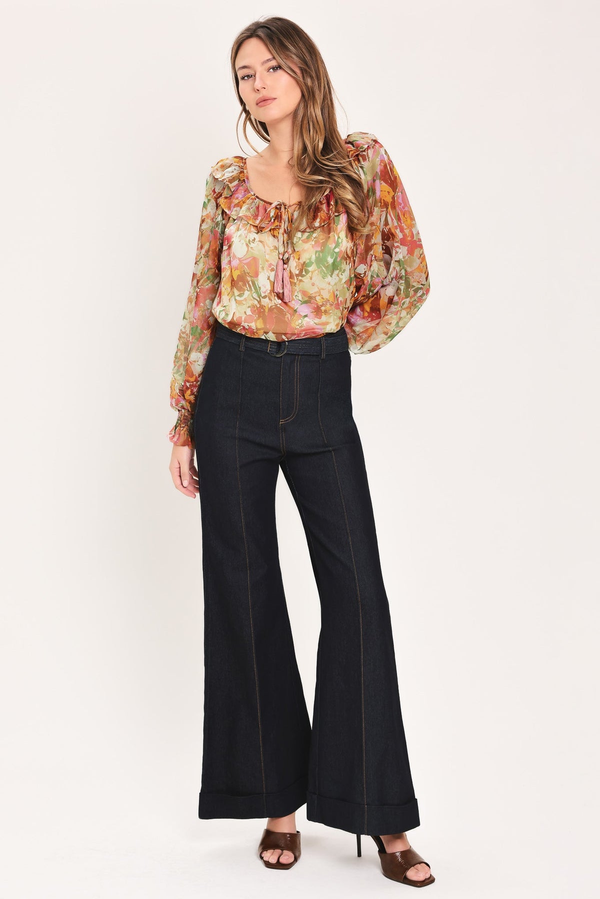 TOP TEJIDO SUAVE CON ESTAMPADO FLORAL COLOR ÓXIDO