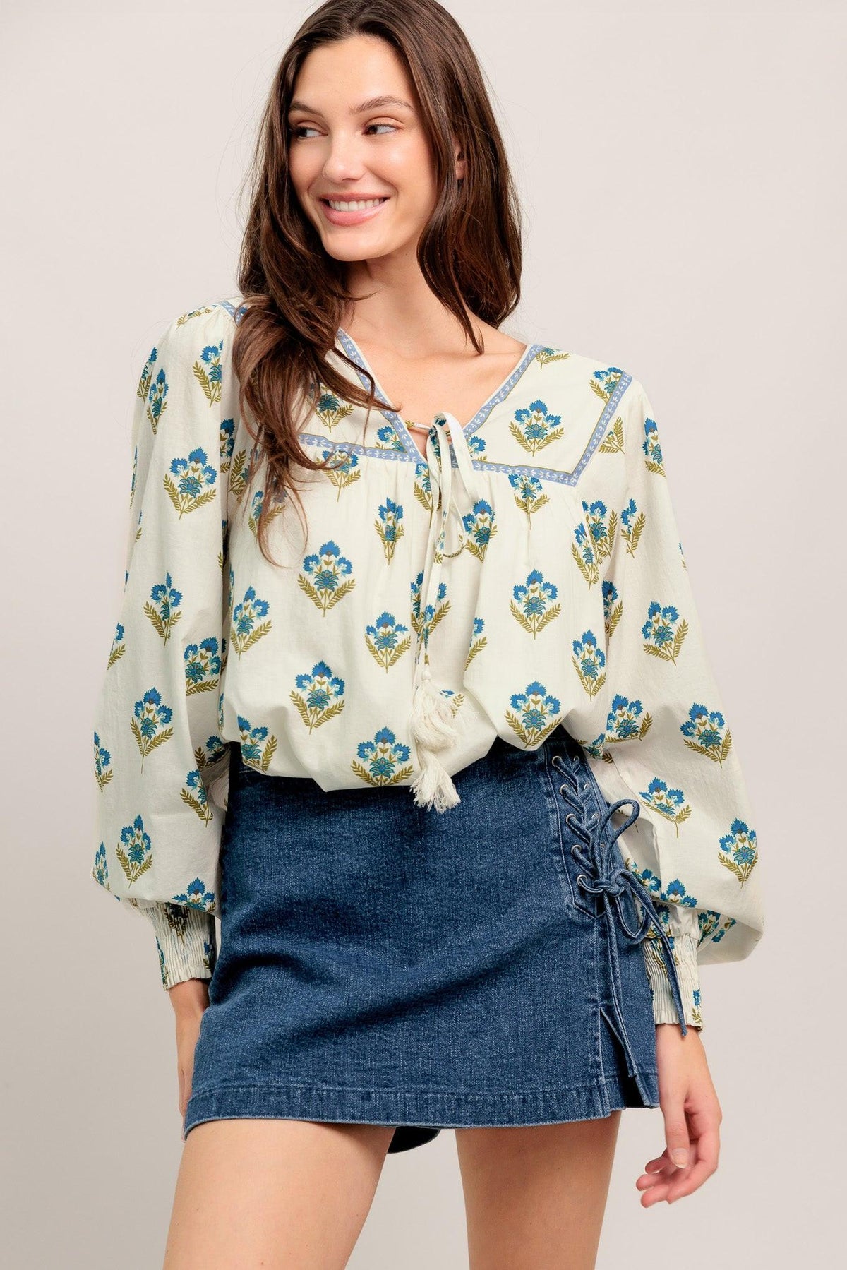 DE TUS SALIDAS POR CAFÉ A TUS FINES DE SEMANA, BLUSA TEJIDA