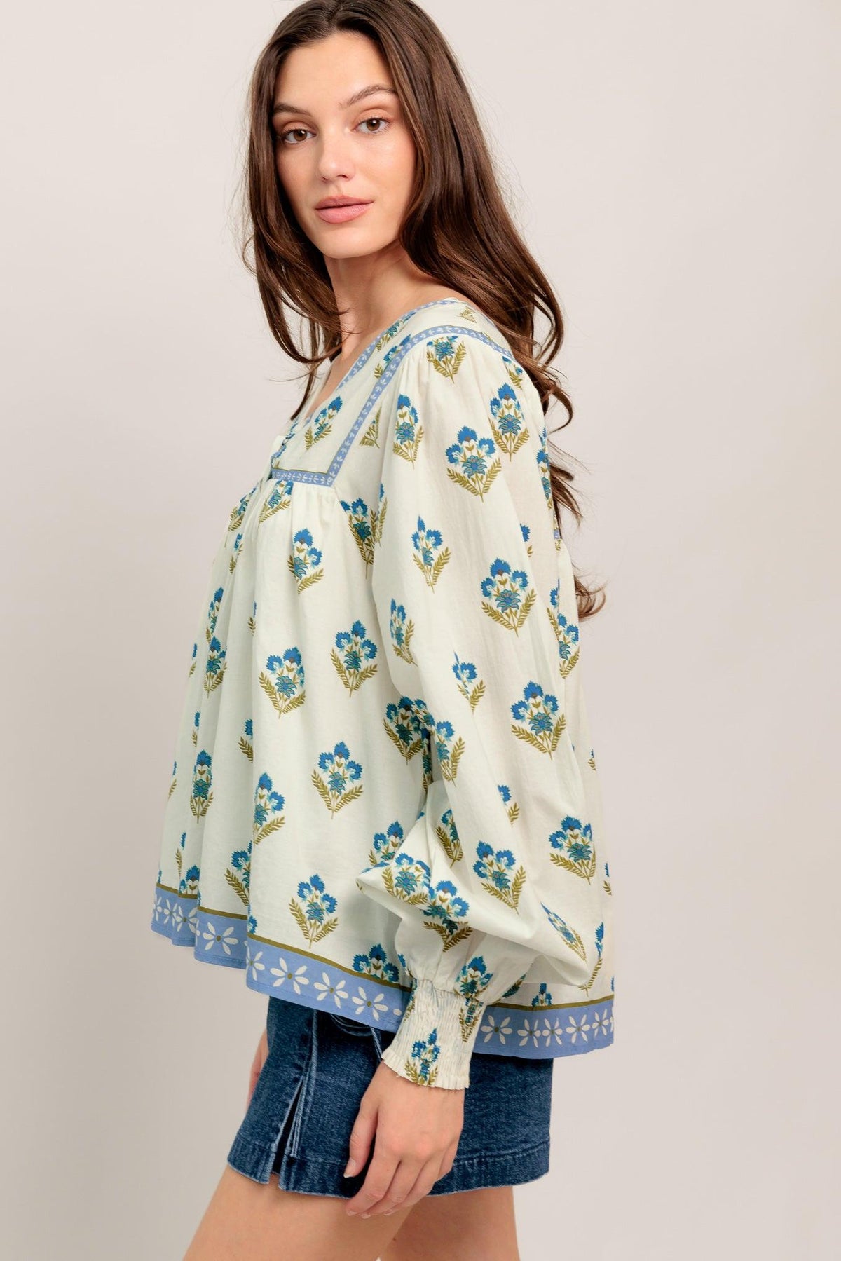 DE TUS SALIDAS POR CAFÉ A TUS FINES DE SEMANA, BLUSA TEJIDA