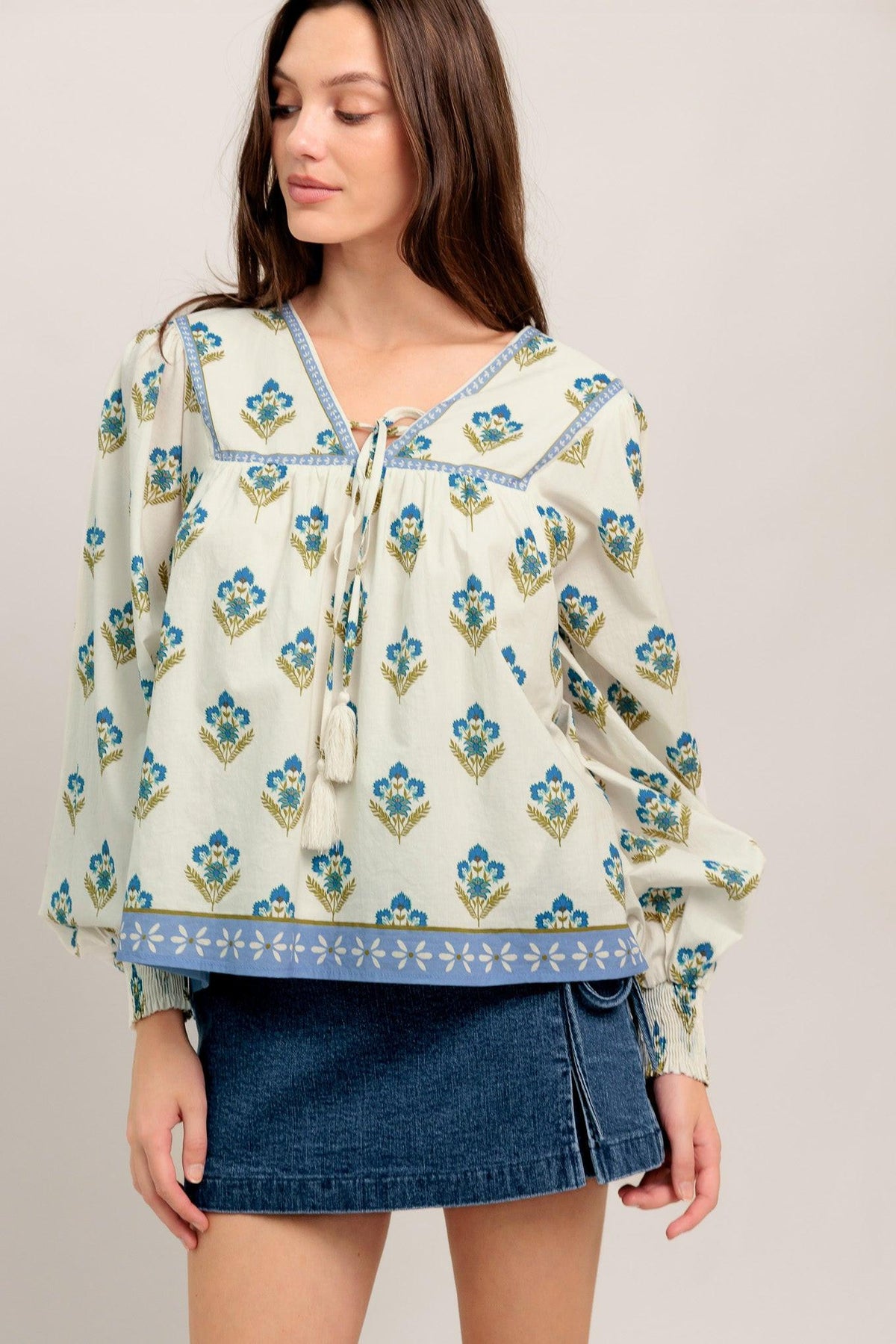 DE TUS SALIDAS POR CAFÉ A TUS FINES DE SEMANA, BLUSA TEJIDA