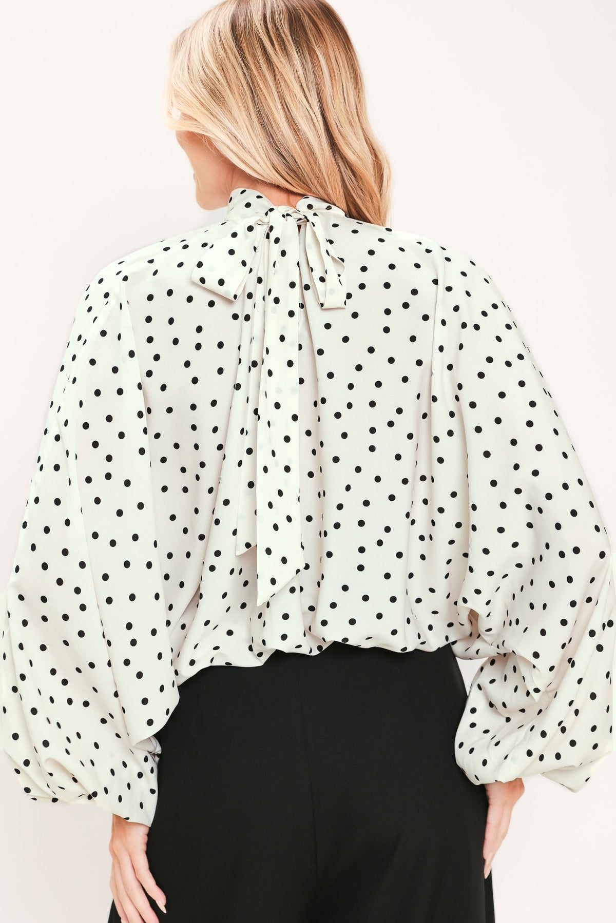 BLUSA TEJIDA ELEGANTE CON MOTAS PERLADAS