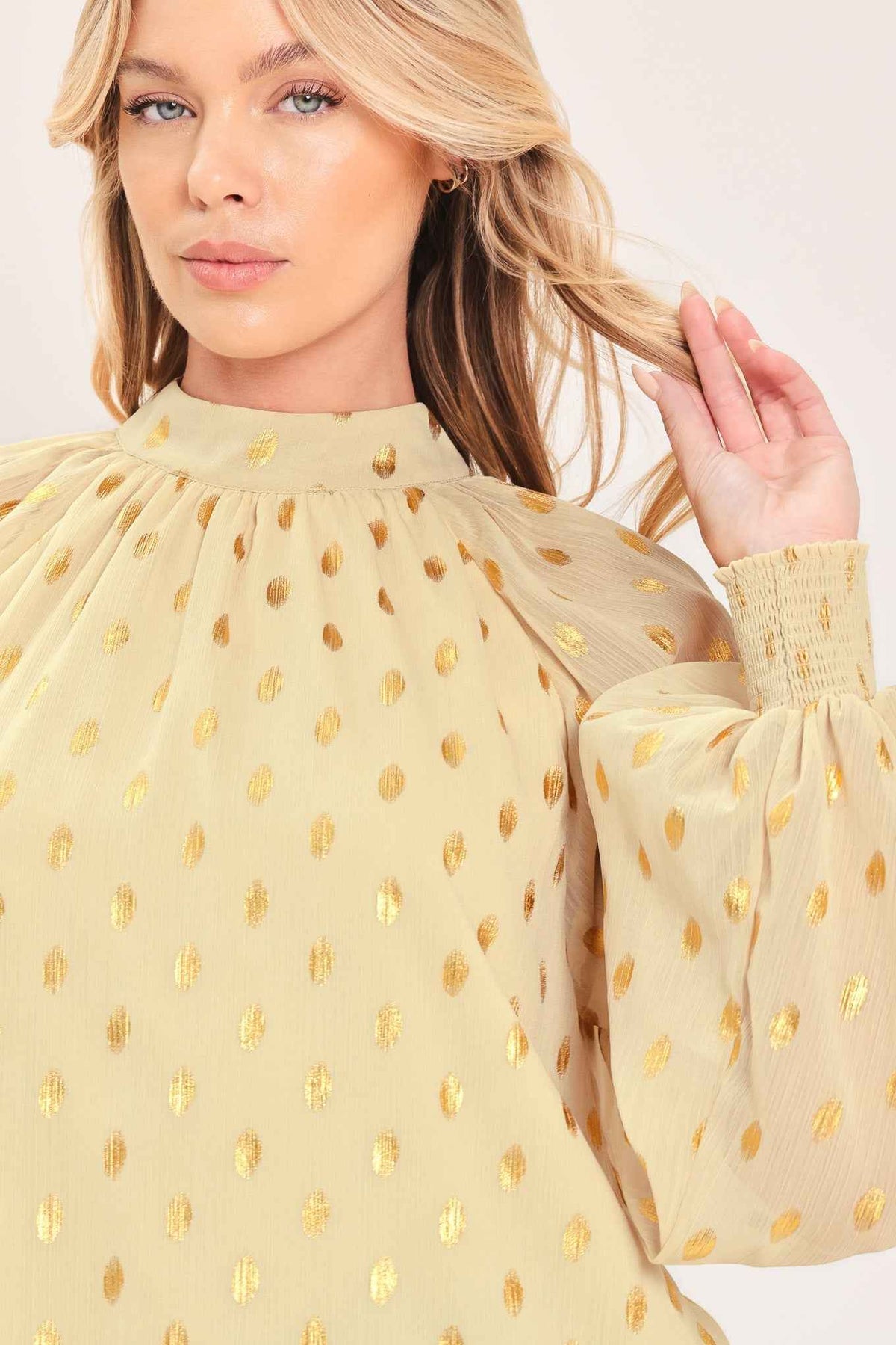 VANILLA GOLDEN HAZE FOIL WOVEN TOP