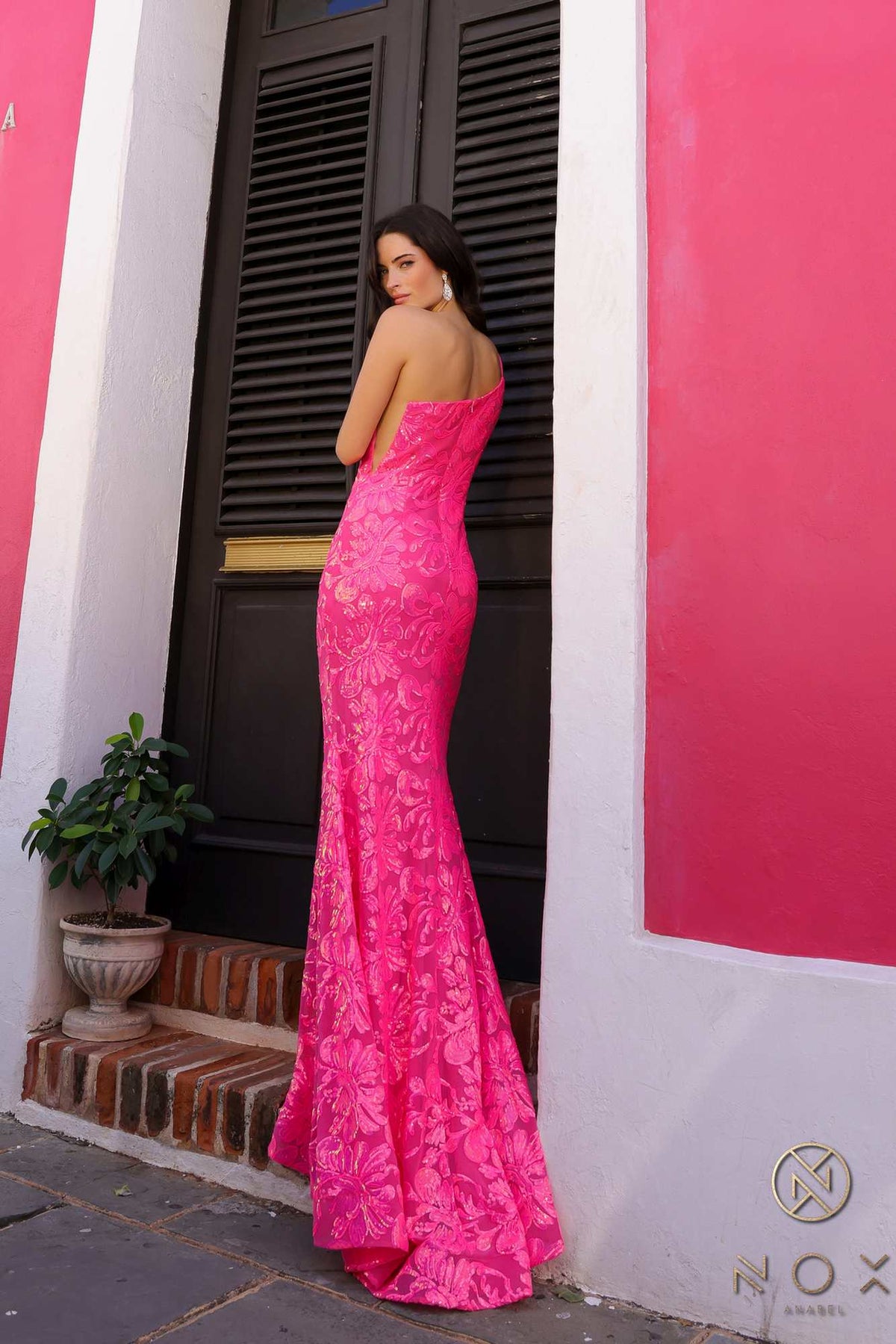 Nox Anabel R1308 Vestido largo de noche sirena con un hombro y estampado floral de lentejuelas