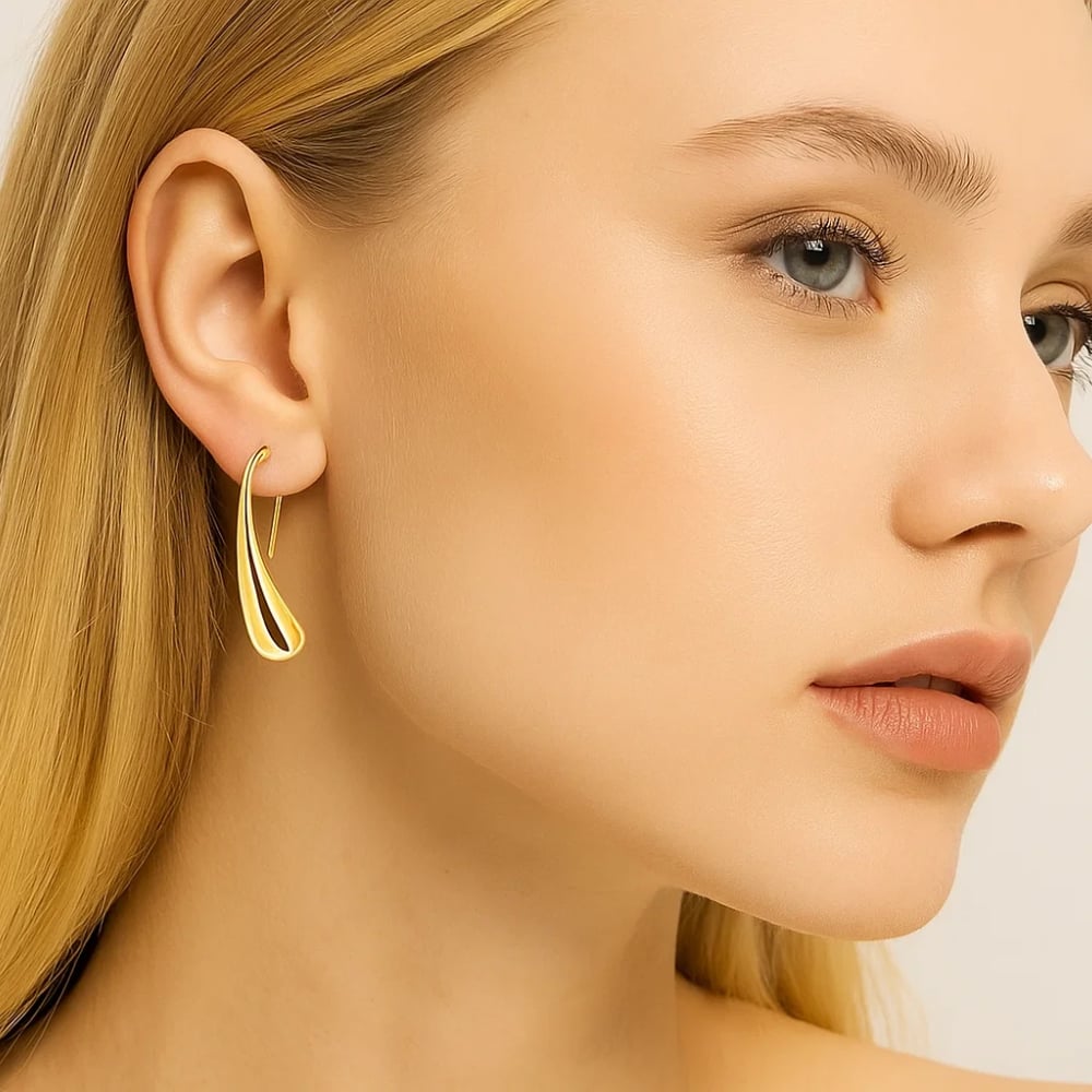 Pendientes de gancho Sophia Teardrop: diseño minimalista y moderno en plata o oro
