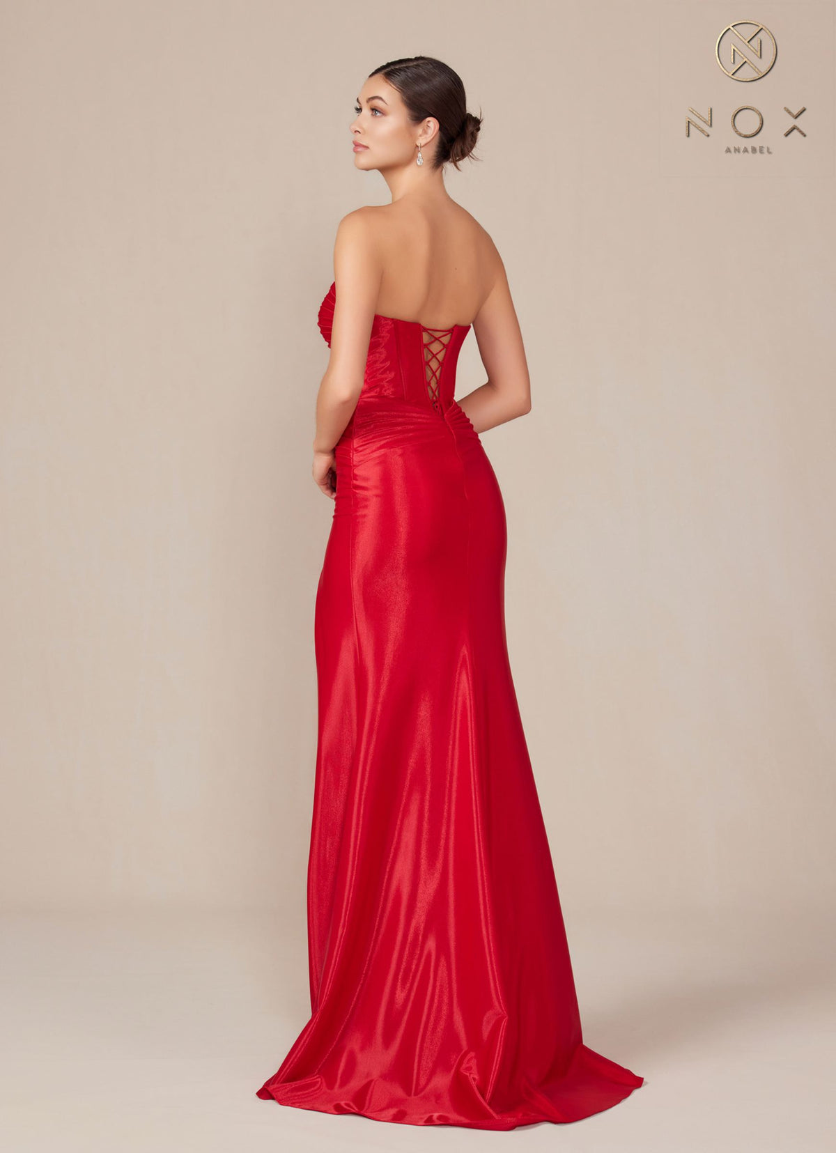 Vestido de noche largo Nox Anabel T1489 sin tirantes ajustado