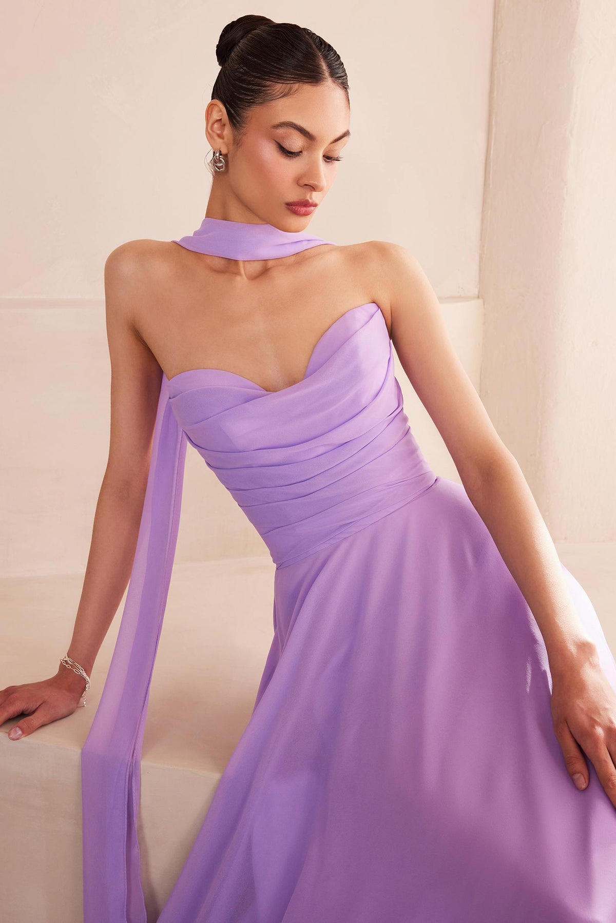 Vestido Blanco Sin Tirantes Acampanado Ladivine Amoris T703W