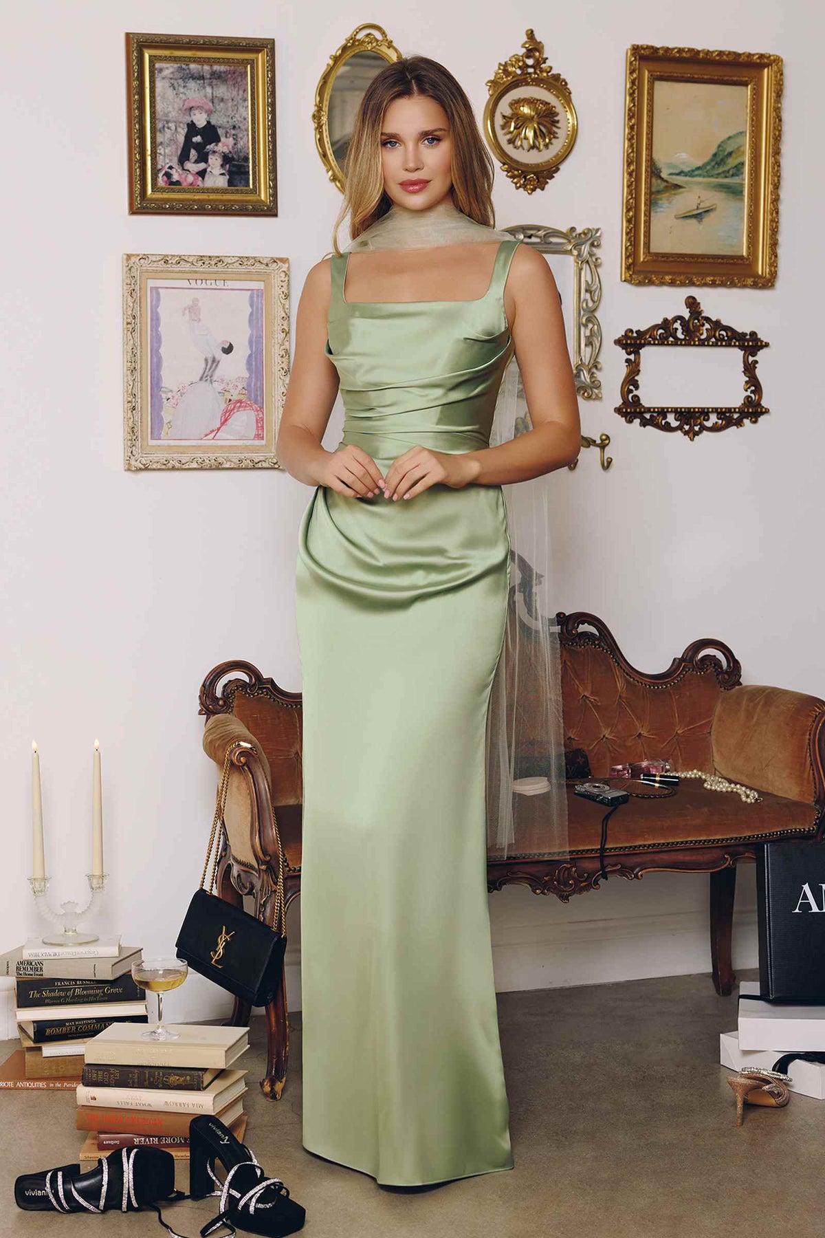 Vestido Amoris T729 Ajustado de Satén Liso con Tirantes Ajustables