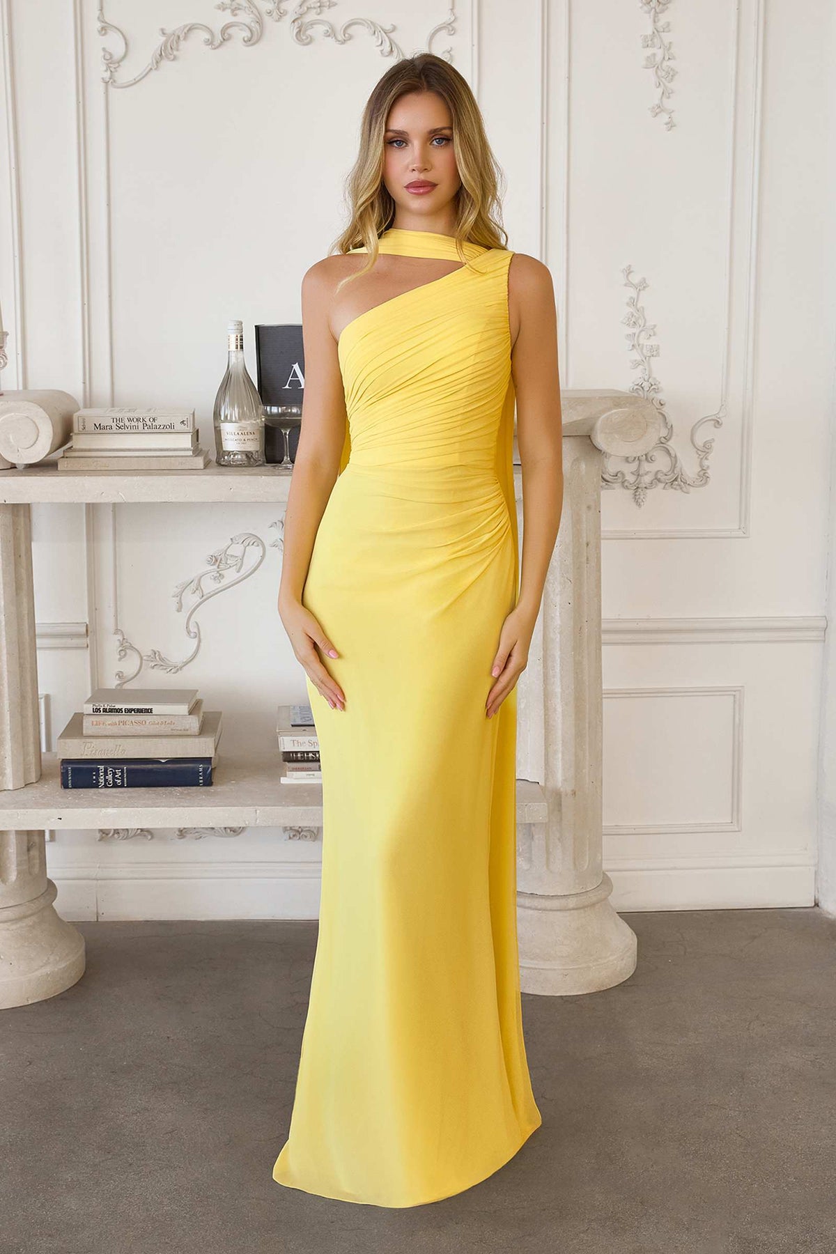 Vestido de gala de gasa con un solo hombro Amoris T730