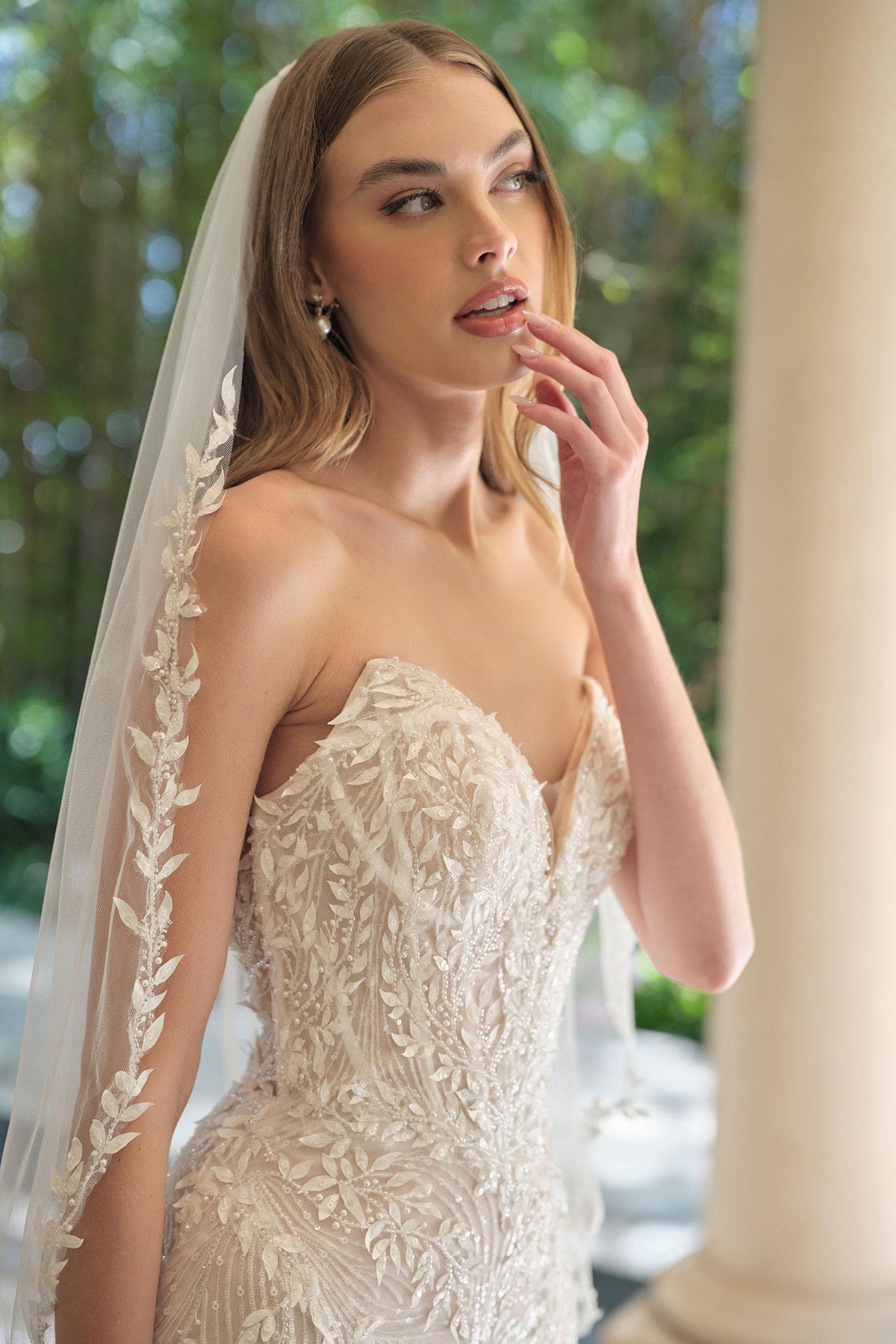 Andrea & Leo WL060 Mermaid Bridal Gown Veil Included