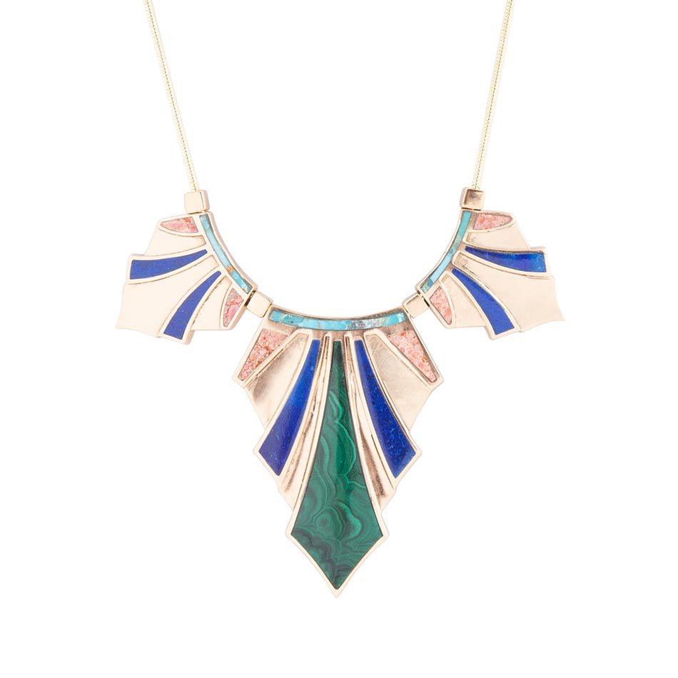 Collar llamativo Art Decó dorado con incrustaciones de colores