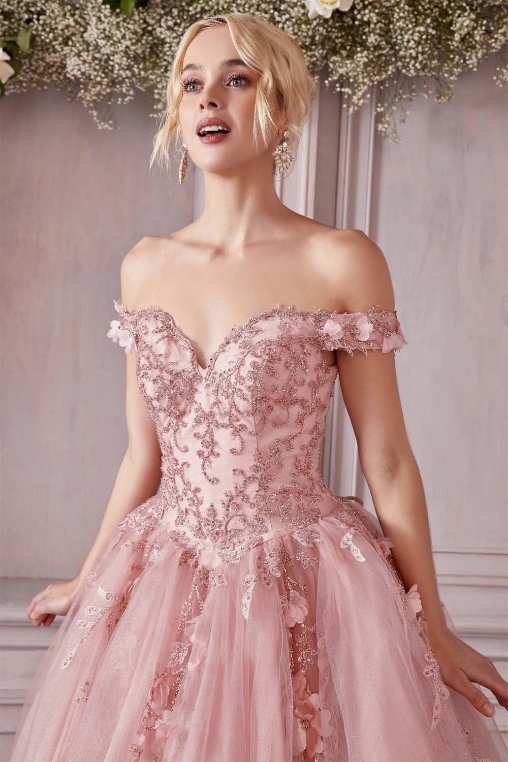 Cinderella Divine CD0185 Vestido de Gala de Túl Capas con Hombros Descubiertos