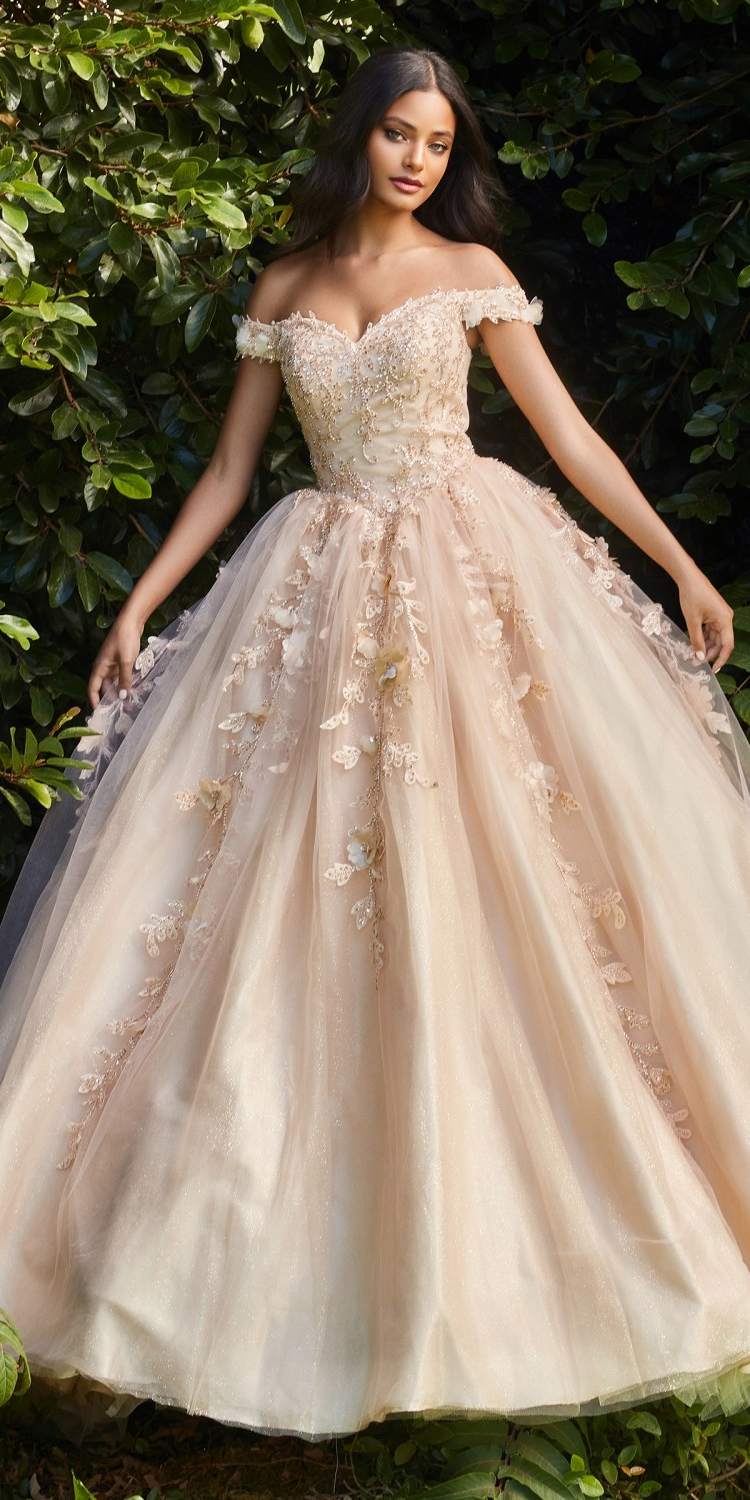 Cinderella Divine CD0185 Vestido de Gala de Túl Capas con Hombros Descubiertos