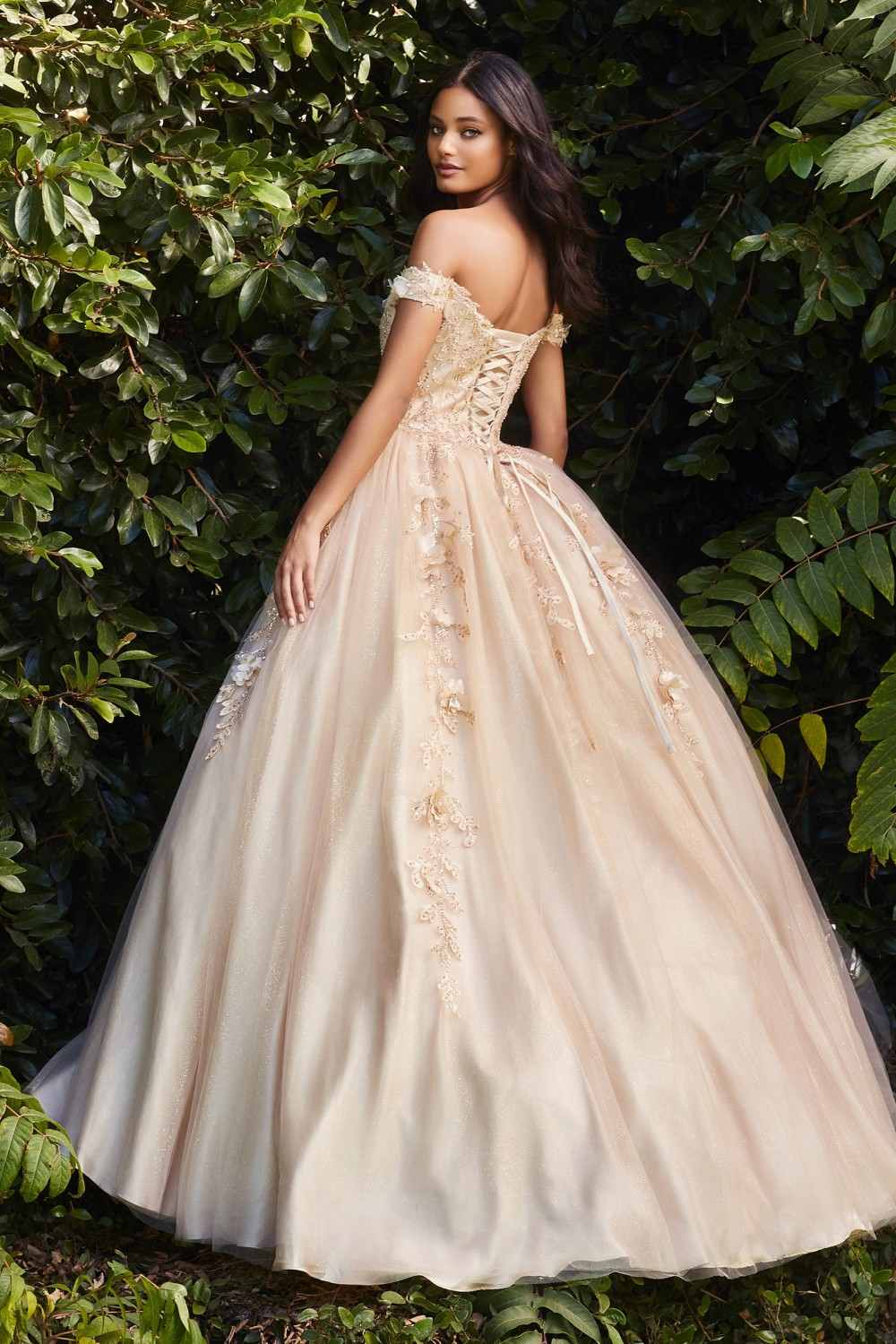 Cinderella Divine CD0185 Vestido de Gala de Túl Capas con Hombros Descubiertos