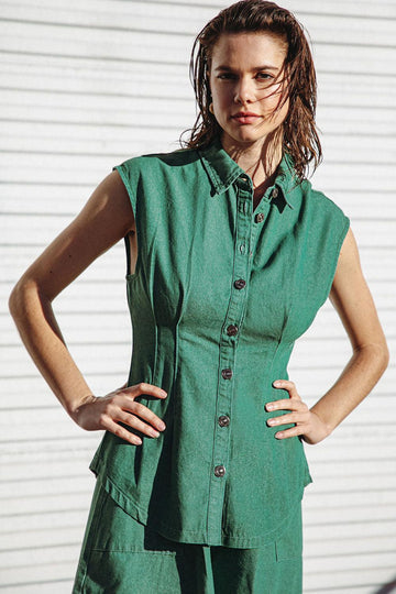 GREEN
