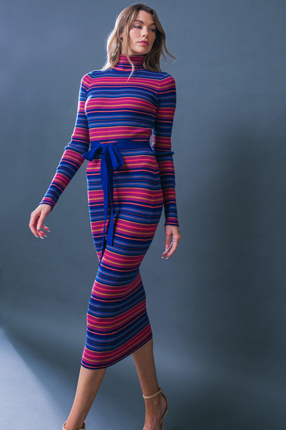 VESTIDO MIDI DE PUNTO CON BRILLO NOTABLE
