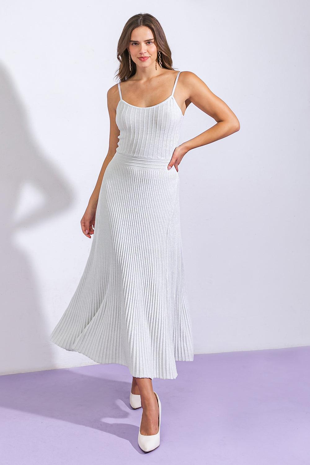 VESTIDO DE PUNTO DESAPARECIDO EN UN ABRIR Y CERRAR DE OJOS