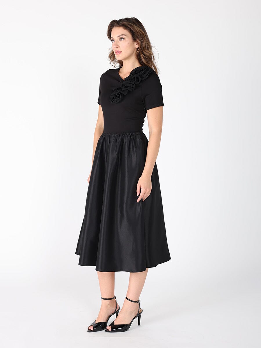 Vestido de mujer Gracia Fashion en tejido de satén y algodón con aplicación floral