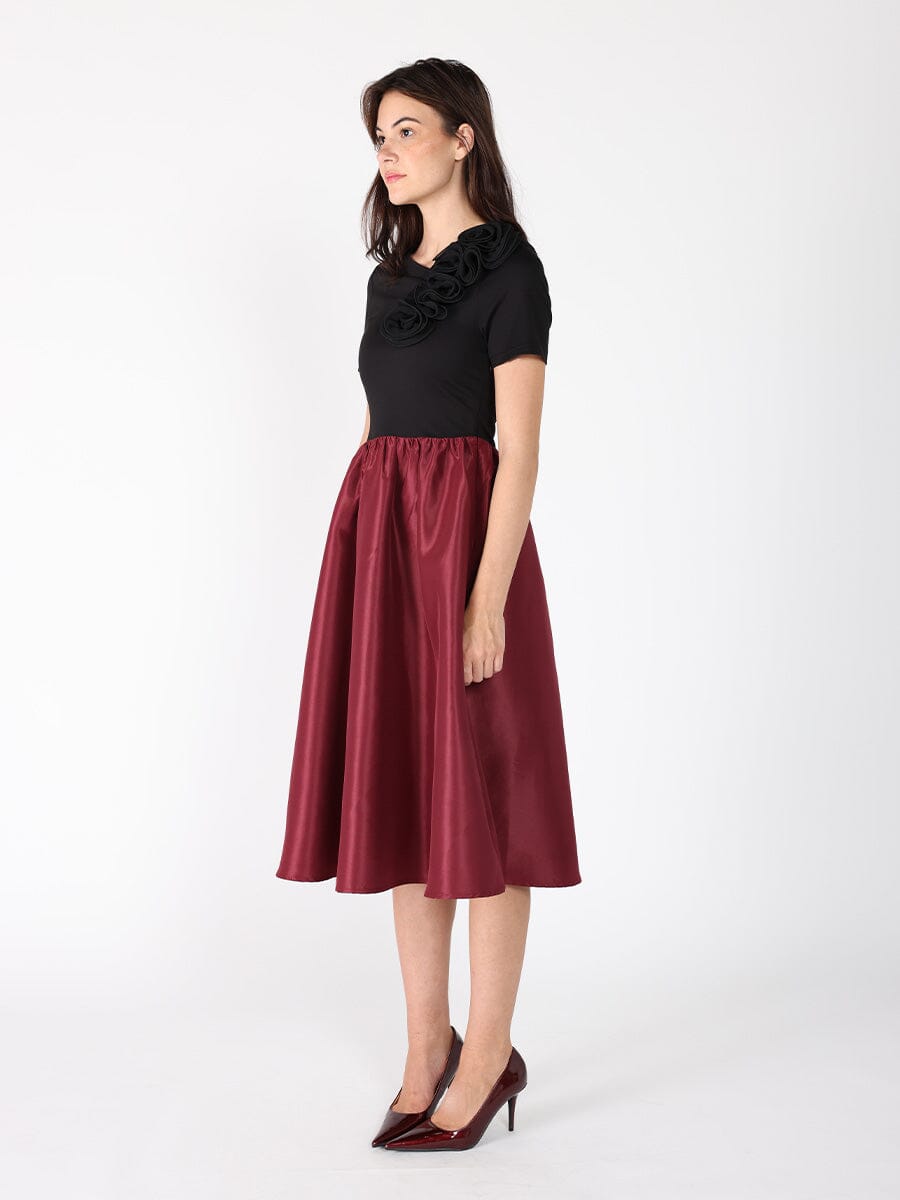 Vestido de mujer Gracia Fashion en tejido de satén y algodón con aplicación floral