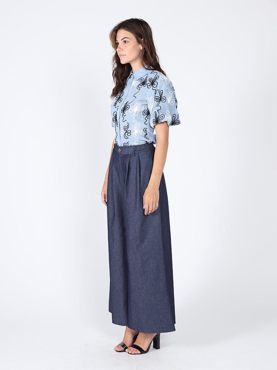 Flower stitch puffed sleeve shirt