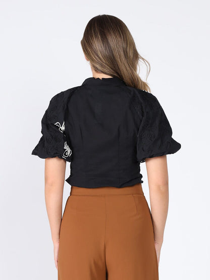Flower stitch puffed sleeve shirt