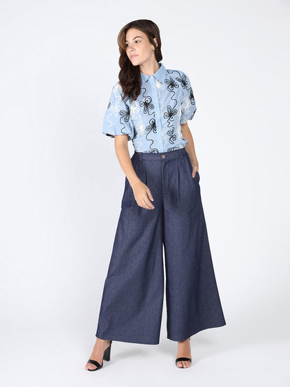 Flower stitch puffed sleeve shirt