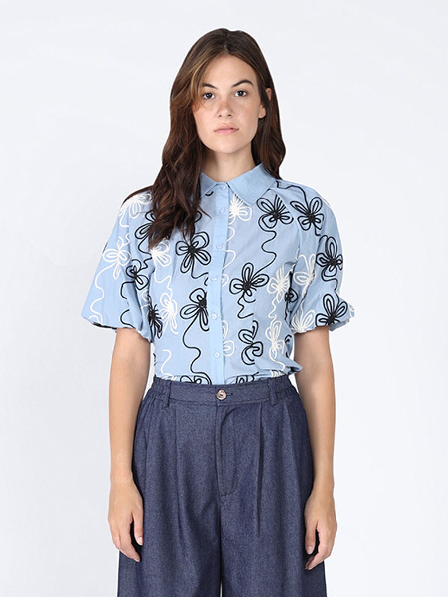 Flower stitch puffed sleeve shirt