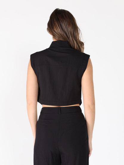 Front Button Open-Bottom Hem Sleeveless Top