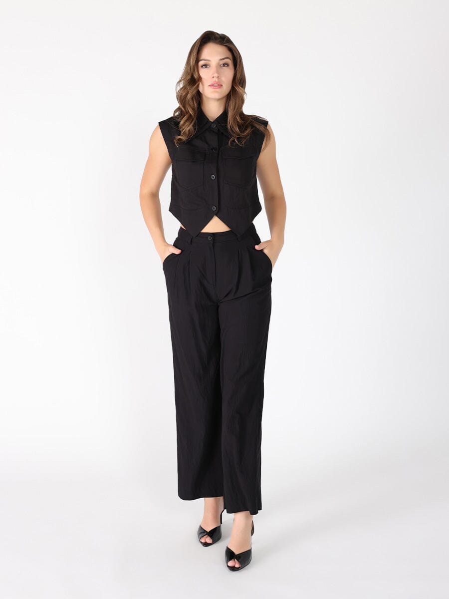 Front Button Open-Bottom Hem Sleeveless Top