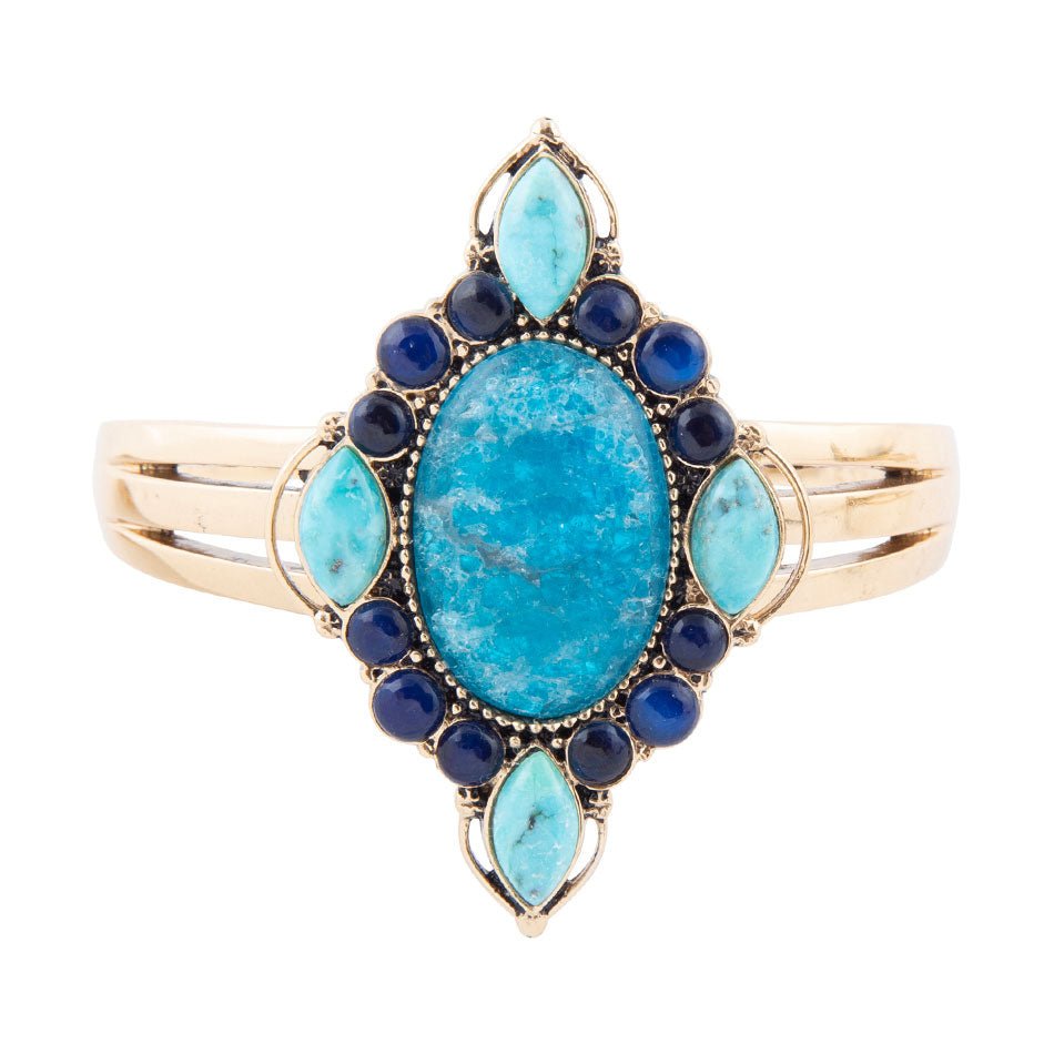 Pulseras de puño doradas con una mezcla de piedras de apatita azul real