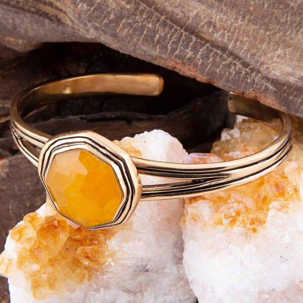 Pulsera rígida de cuarzo amarillo y oro River Rocks
