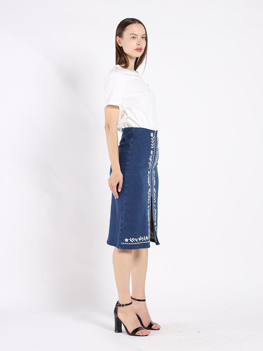 Gracia Fashion Women's Round Neck Lace & Pocket T-Shirt
