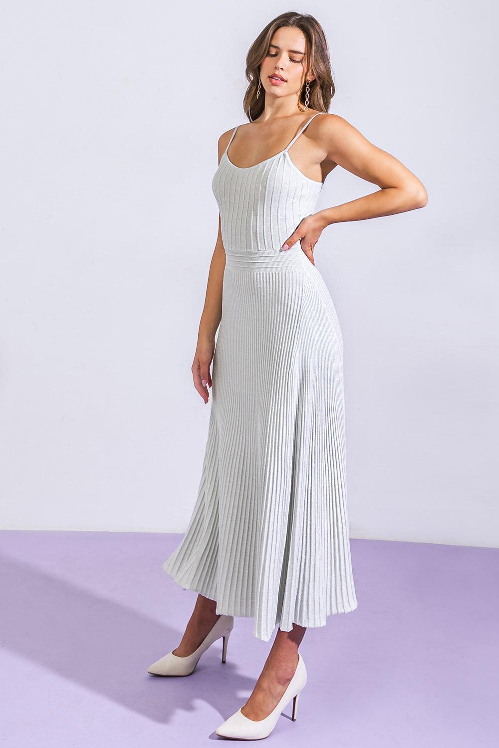 VESTIDO DE PUNTO DESAPARECIDO EN UN ABRIR Y CERRAR DE OJOS